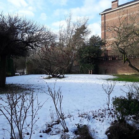 Un Grand Jardin En Ville. Chez Guy Uccle Bagian luar foto