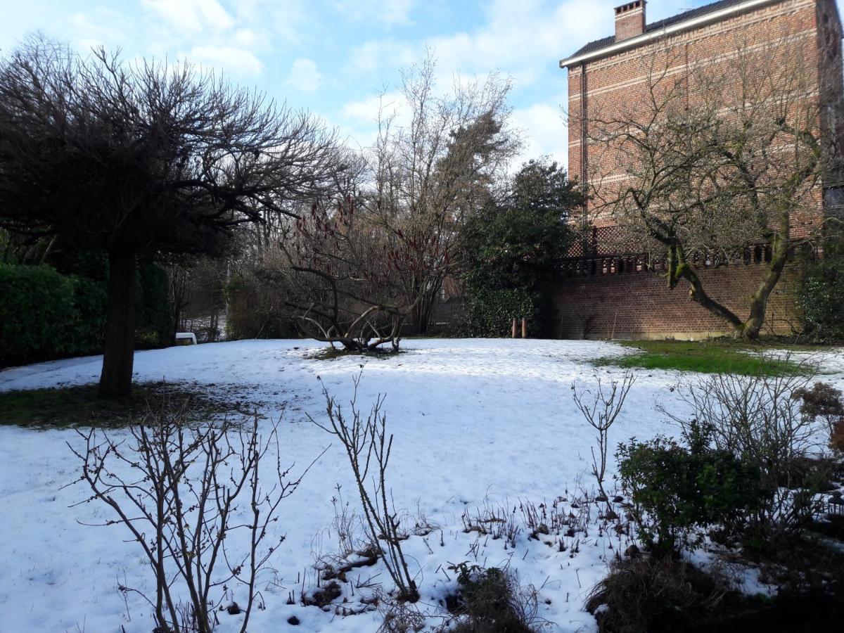Un Grand Jardin En Ville. Chez Guy Uccle Bagian luar foto